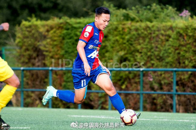 逐渐变成蛇女
